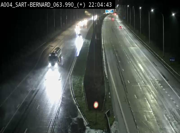 <h2>Webcam sur l'E411 à hauteur de la jonction avec la N4 à la sortie de Namur. Vue orientée vers Luxembourg</h2>