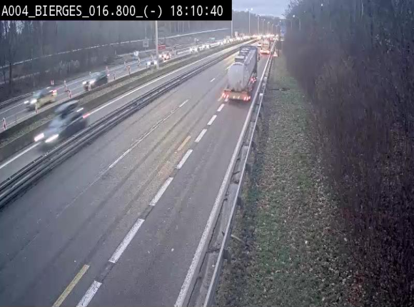 Webcam E411(A4) à Wavre, à hauteur de la sortie 5 Bierges. Vue orientée vers Bruxelles