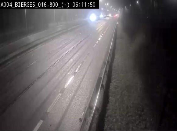 Webcam E411(A4) à Wavre, à hauteur de la sortie 5 Bierges. Vue orientée vers Bruxelles
