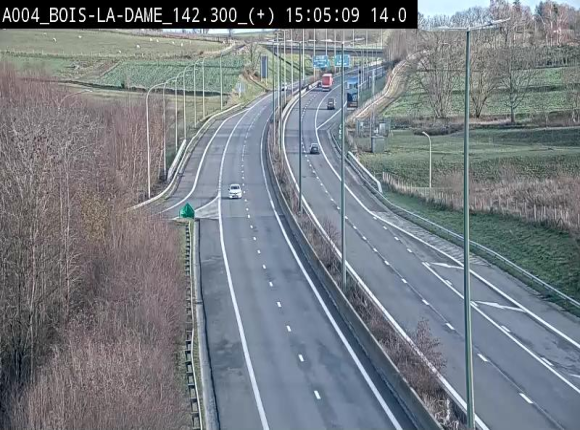Webcam située entre la sortie 29 Neufchâteau et la jonction avec l'E25 en direction de Liège et Luxembourg