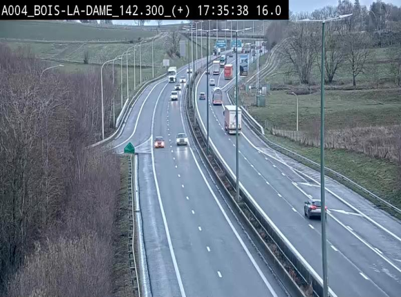 <h2>Webcam située entre la sortie 29 Neufchâteau et la jonction avec l'E25 en direction de Liège et Luxembourg</h2>
