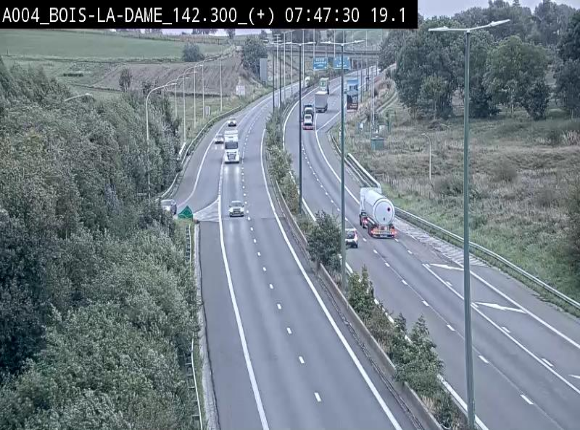 <h2>Webcam située entre la sortie 29 Neufchâteau et la jonction avec l'E25 en direction de Liège et Luxembourg</h2>