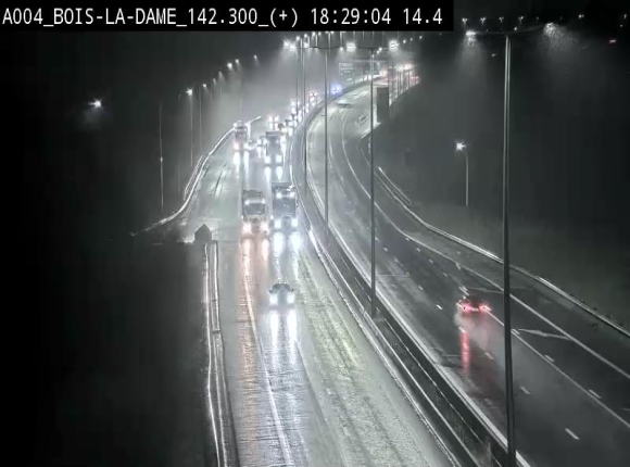 <h2>Webcam située entre la sortie 29 Neufchâteau et la jonction avec l'E25 en direction de Liège et Luxembourg</h2>
