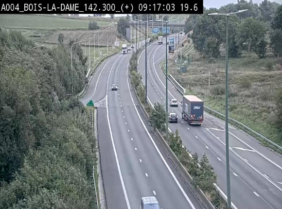 <h2>Webcam située entre la sortie 29 Neufchâteau et la jonction avec l'E25 en direction de Liège et Luxembourg</h2>