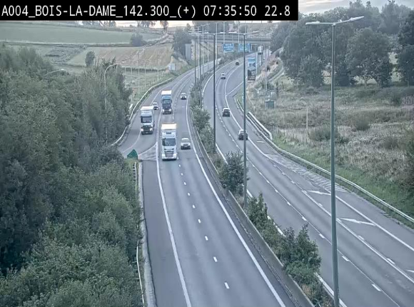 <h2>Webcam située entre la sortie 29 Neufchâteau et la jonction avec l'E25 en direction de Liège et Luxembourg</h2>