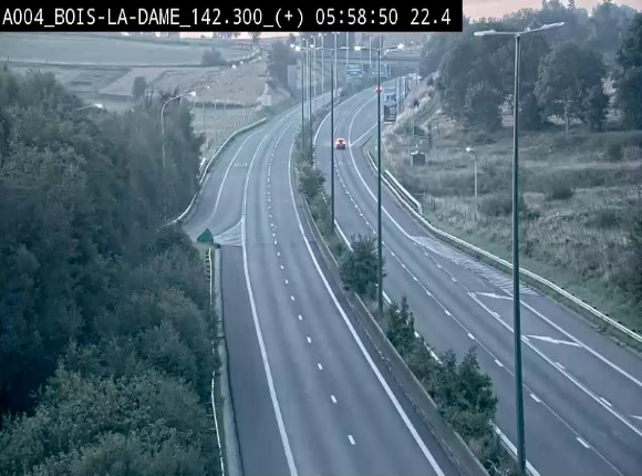 Webcam située entre la sortie 29 Neufchâteau et la jonction avec l'E25 en direction de Liège et Luxembourg