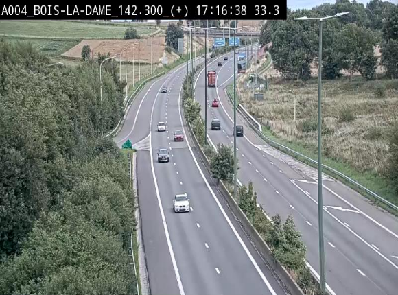 Webcam située entre la sortie 29 Neufchâteau et la jonction avec l'E25 en direction de Liège et Luxembourg
