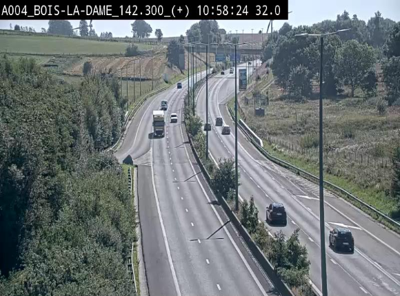 Webcam située entre la sortie 29 Neufchâteau et la jonction avec l'E25 en direction de Liège et Luxembourg