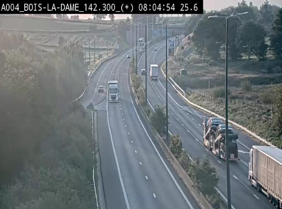 <h2>Webcam située entre la sortie 29 Neufchâteau et la jonction avec l'E25 en direction de Liège et Luxembourg</h2>