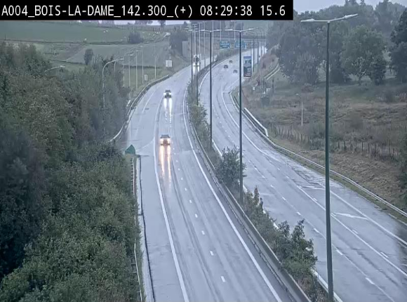 Webcam située entre la sortie 29 Neufchâteau et la jonction avec l'E25 en direction de Liège et Luxembourg