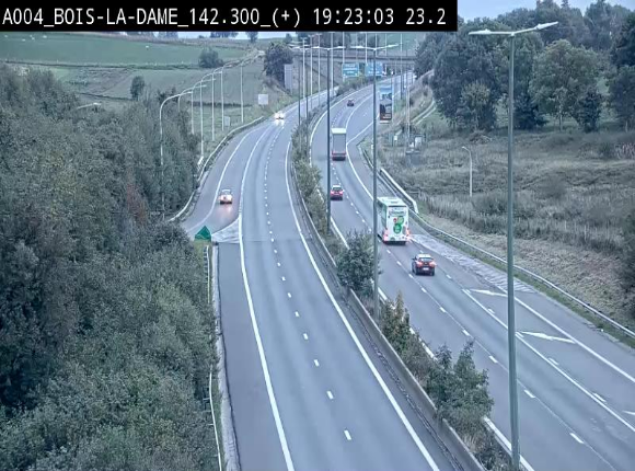 <h2>Webcam située entre la sortie 29 Neufchâteau et la jonction avec l'E25 en direction de Liège et Luxembourg</h2>