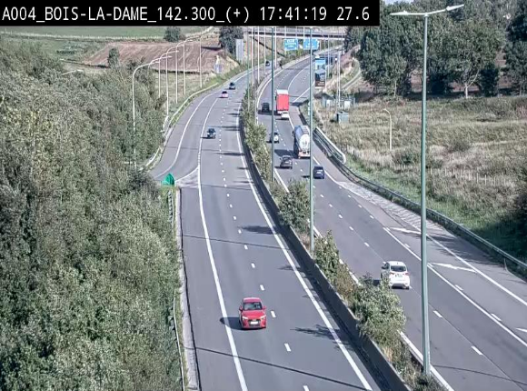 <h2>Webcam située entre la sortie 29 Neufchâteau et la jonction avec l'E25 en direction de Liège et Luxembourg</h2>