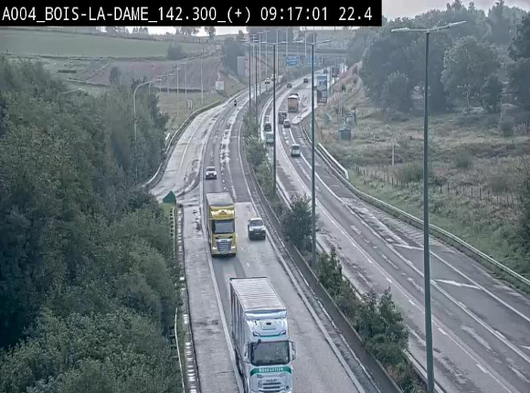 <h2>Webcam située entre la sortie 29 Neufchâteau et la jonction avec l'E25 en direction de Liège et Luxembourg</h2>