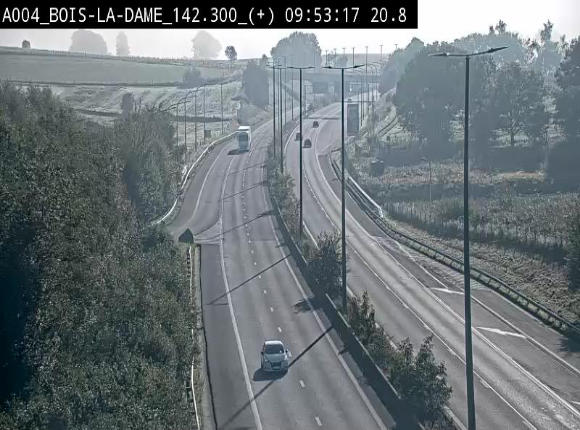 <h2>Webcam située entre la sortie 29 Neufchâteau et la jonction avec l'E25 en direction de Liège et Luxembourg</h2>