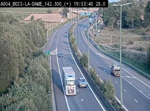 <h2>Webcam située entre la sortie 29 Neufchâteau et la jonction avec l'E25 en direction de Liège et Luxembourg</h2>