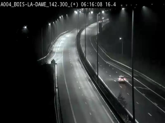 Webcam située entre la sortie 29 Neufchâteau et la jonction avec l'E25 en direction de Liège et Luxembourg
