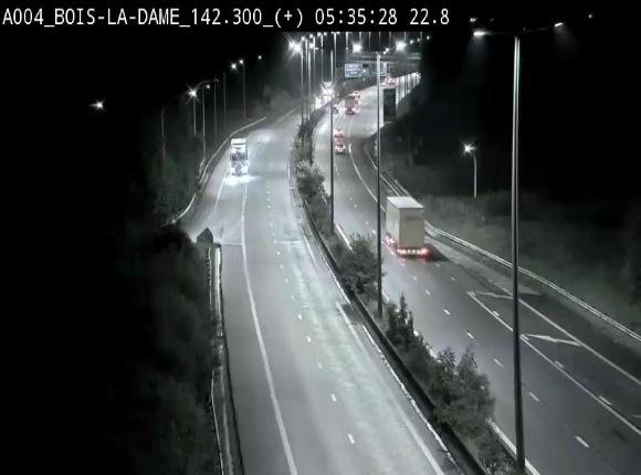 <h2>Webcam située entre la sortie 29 Neufchâteau et la jonction avec l'E25 en direction de Liège et Luxembourg</h2>