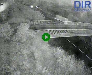 Webcam sur A84 à hauteur de Pont-Farcy, au niveau du pont autoroutier sur la Vire, au sud de Saint-Lô
