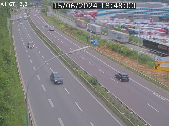 <h2>Traffic live webcam Luxembourg Senningerberg - A1 direction Allemagne - BK 12.3</h2>