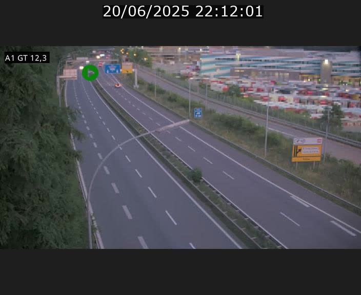 <h2>Traffic live webcam Luxembourg Senningerberg - A1 direction Allemagne - BK 12.3</h2>