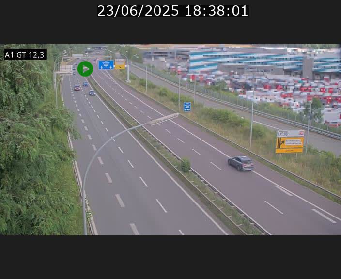 <h2>Traffic live webcam Luxembourg Senningerberg - A1 direction Allemagne - BK 12.3</h2>