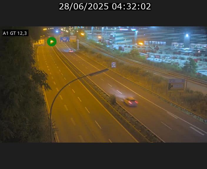 <h2>Traffic live webcam Luxembourg Senningerberg - A1 direction Allemagne - BK 12.3</h2>