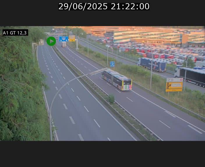 <h2>Traffic live webcam Luxembourg Senningerberg - A1 direction Allemagne - BK 12.3</h2>