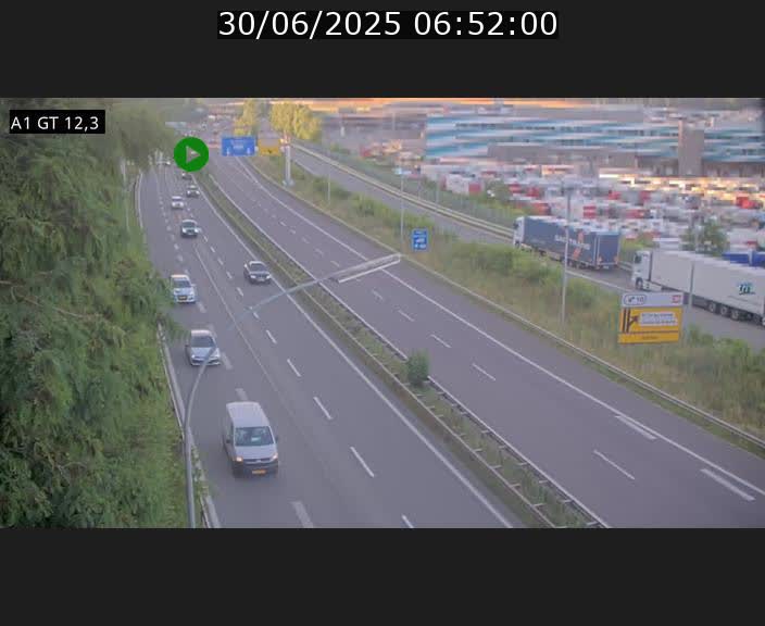 <h2>Traffic live webcam Luxembourg Senningerberg - A1 direction Allemagne - BK 12.3</h2>