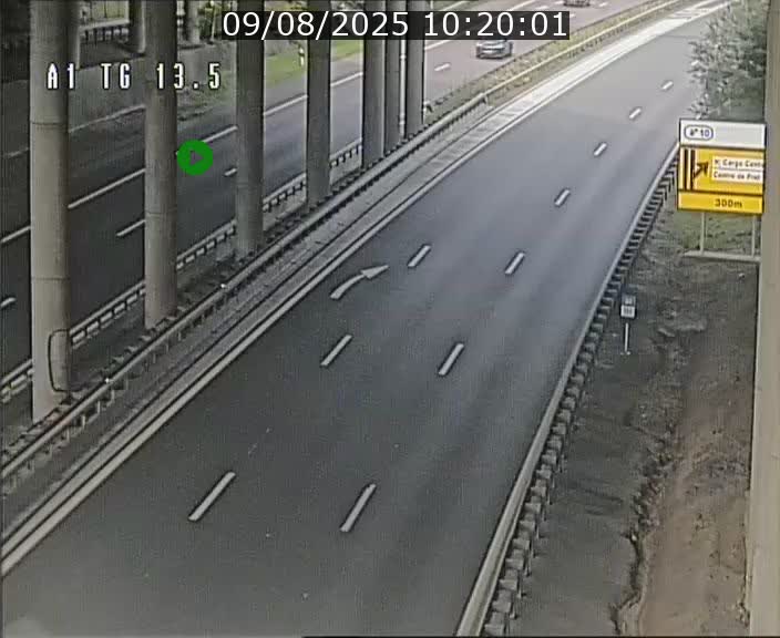 <h2>Traffic live webcam Luxembourg Senningen - A1 direction Luxembourg - BK 13.5</h2>