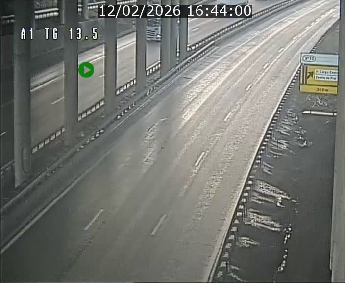 Traffic live webcam Luxembourg Senningen - A1 direction Luxembourg - BK 13.5