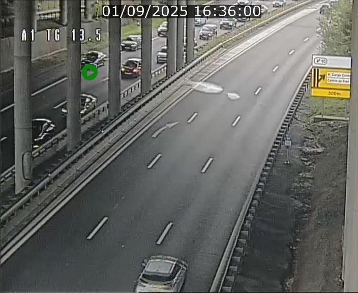 Traffic live webcam Luxembourg Senningen - A1 direction Luxembourg - BK 13.5