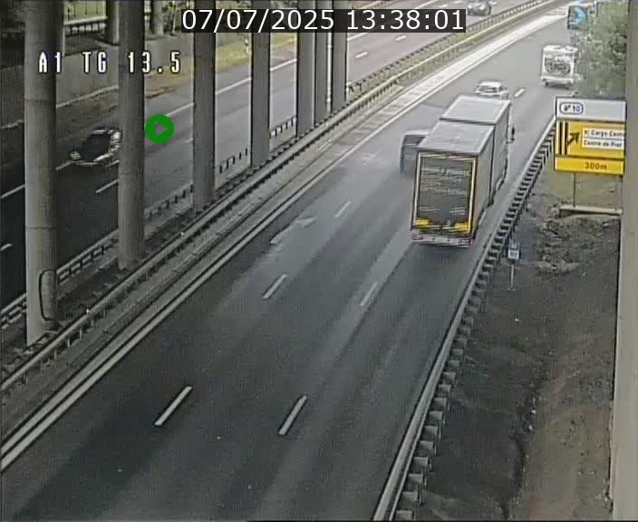 Traffic live webcam Luxembourg Senningen - A1 direction Luxembourg - BK 13.5
