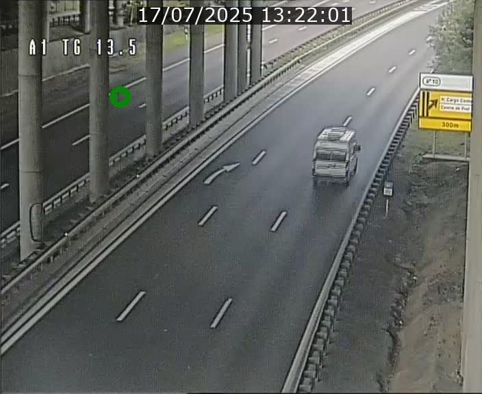 Traffic live webcam Luxembourg Senningen - A1 direction Luxembourg - BK 13.5