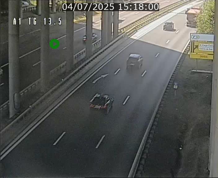 Traffic live webcam Luxembourg Senningen - A1 direction Luxembourg - BK 13.5