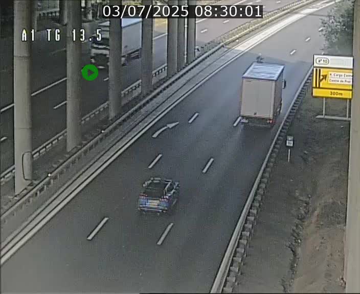 Traffic live webcam Luxembourg Senningen - A1 direction Luxembourg - BK 13.5