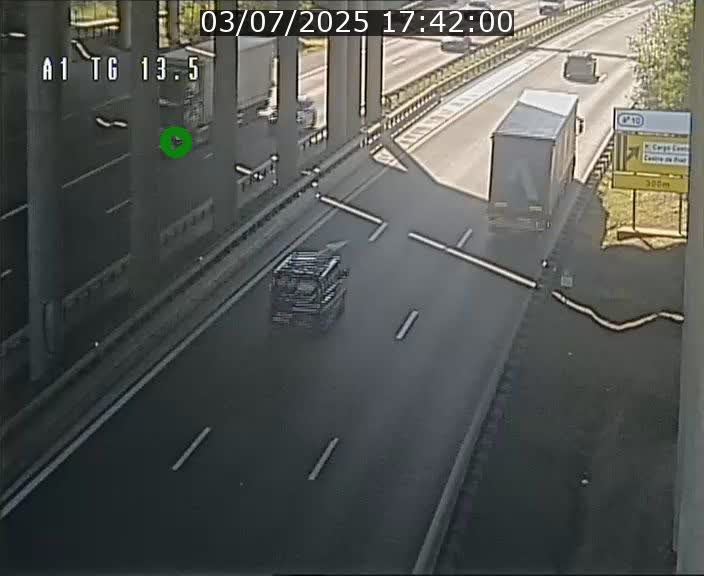 Traffic live webcam Luxembourg Senningen - A1 direction Luxembourg - BK 13.5
