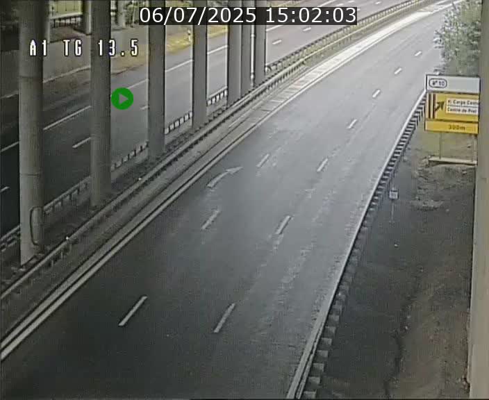 Traffic live webcam Luxembourg Senningen - A1 direction Luxembourg - BK 13.5