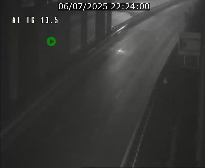 Traffic live webcam Luxembourg Senningen - A1 direction Luxembourg - BK 13.5
