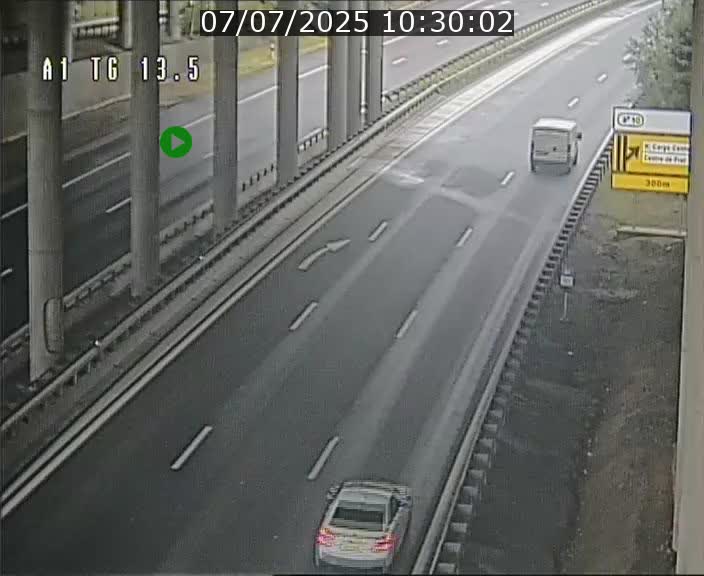 Traffic live webcam Luxembourg Senningen - A1 direction Luxembourg - BK 13.5