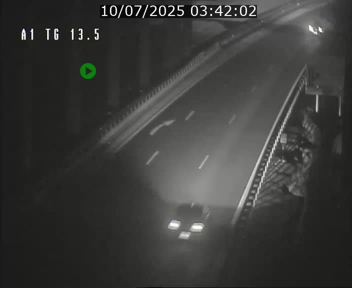 Traffic live webcam Luxembourg Senningen - A1 direction Luxembourg - BK 13.5