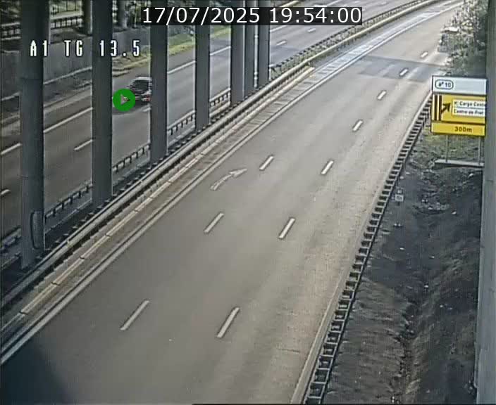 Traffic live webcam Luxembourg Senningen - A1 direction Luxembourg - BK 13.5