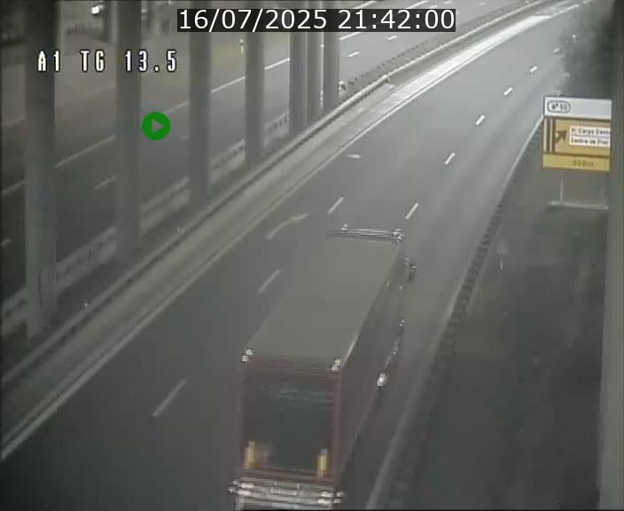 Traffic live webcam Luxembourg Senningen - A1 direction Luxembourg - BK 13.5