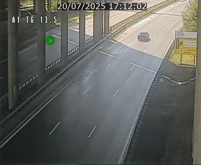 Traffic live webcam Luxembourg Senningen - A1 direction Luxembourg - BK 13.5