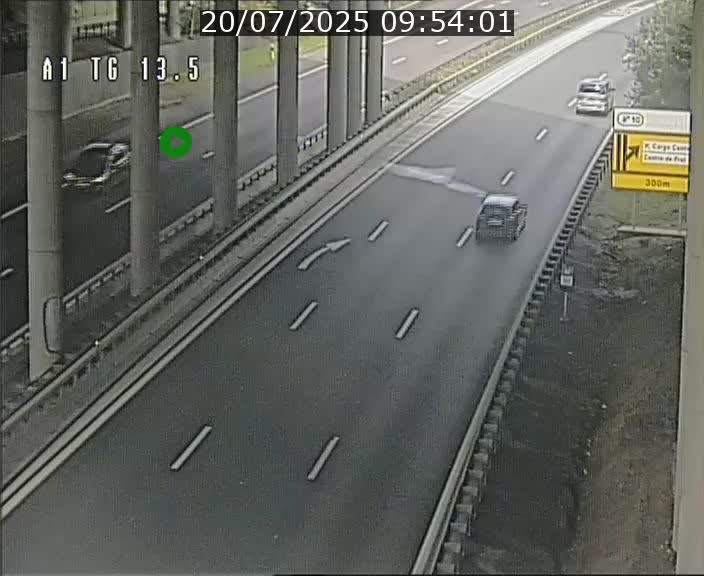 Traffic live webcam Luxembourg Senningen - A1 direction Luxembourg - BK 13.5