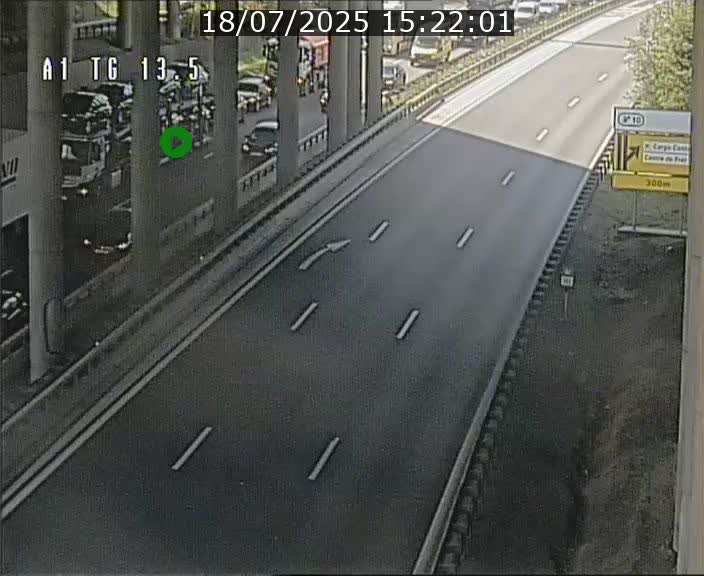 Traffic live webcam Luxembourg Senningen - A1 direction Luxembourg - BK 13.5