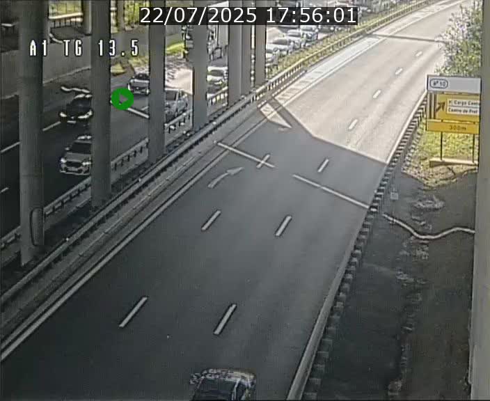 Traffic live webcam Luxembourg Senningen - A1 direction Luxembourg - BK 13.5