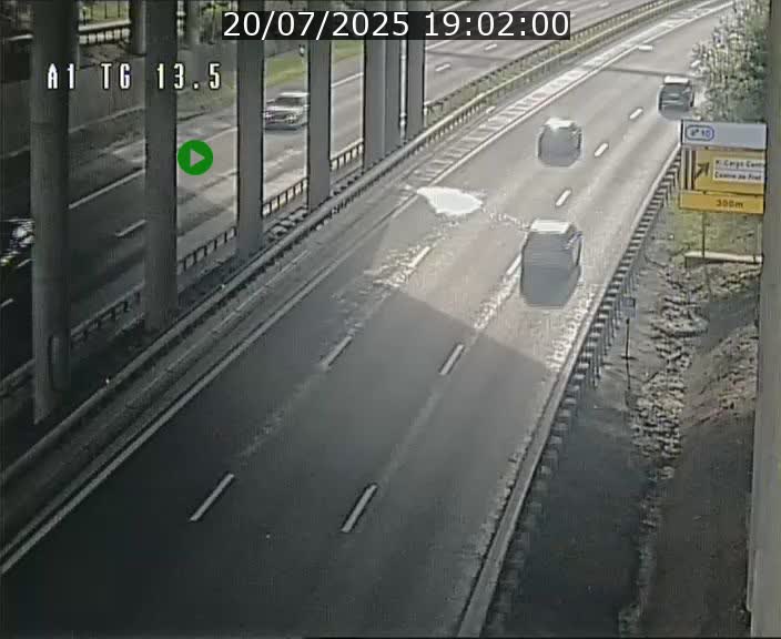 Traffic live webcam Luxembourg Senningen - A1 direction Luxembourg - BK 13.5