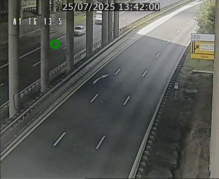 Traffic live webcam Luxembourg Senningen - A1 direction Luxembourg - BK 13.5
