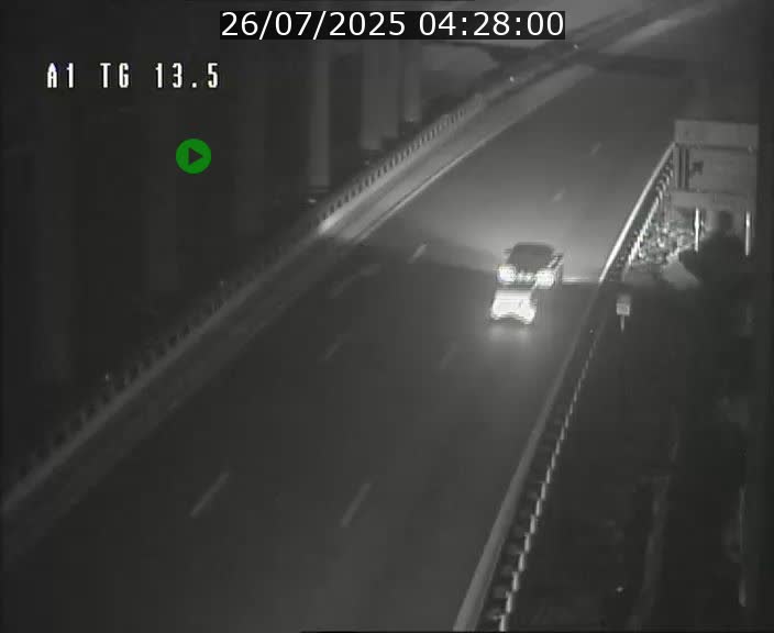 Traffic live webcam Luxembourg Senningen - A1 direction Luxembourg - BK 13.5