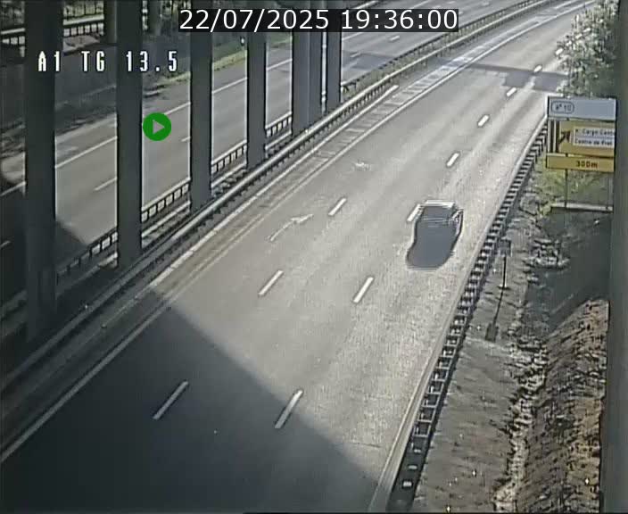 Traffic live webcam Luxembourg Senningen - A1 direction Luxembourg - BK 13.5